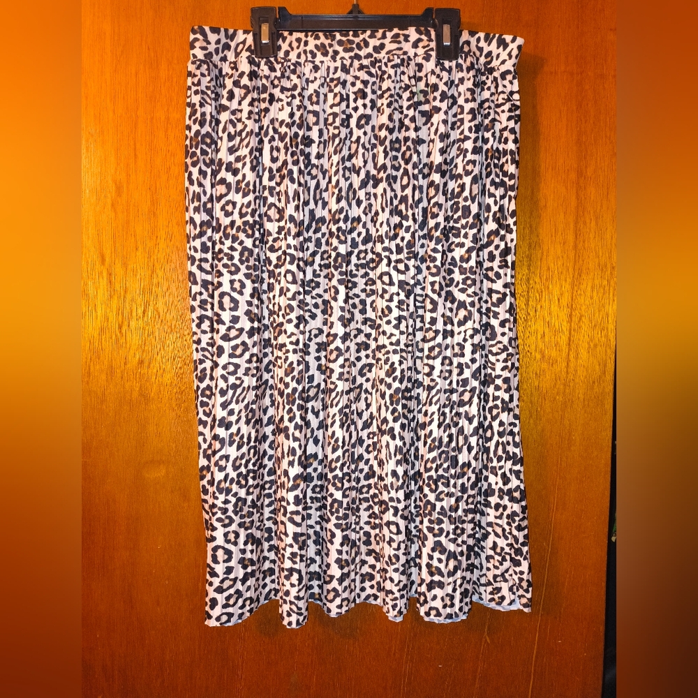 H&M Cheetah Animal Print Skirt